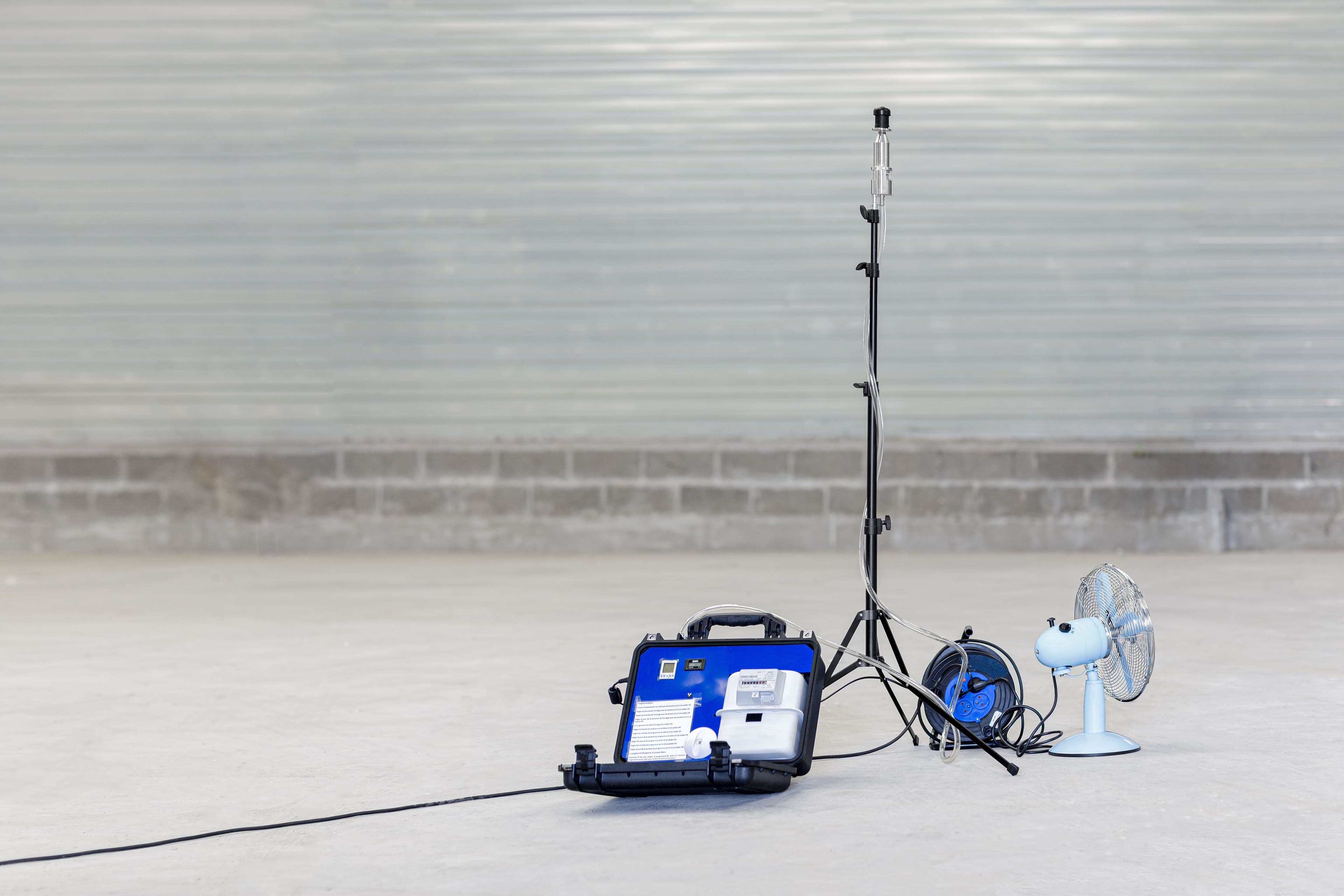 Complete air sampling device with pump, stand, thoracic selector head and fan, designed to count airborne asbestos fibres | Image Credit: © Pvince73 - stock.adobe.com